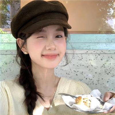 年轻女孩爱过来